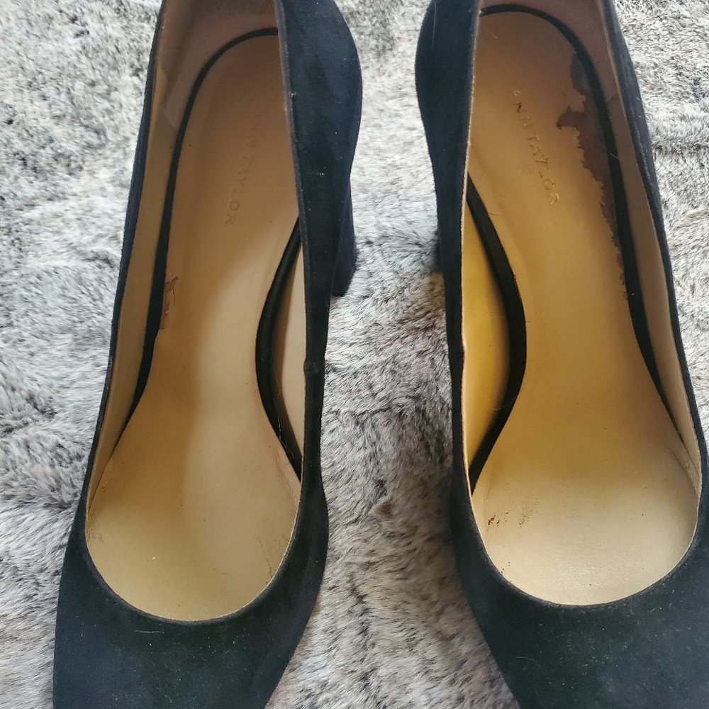 Ann Taylor Black Suede Chunky Pumps 7.5